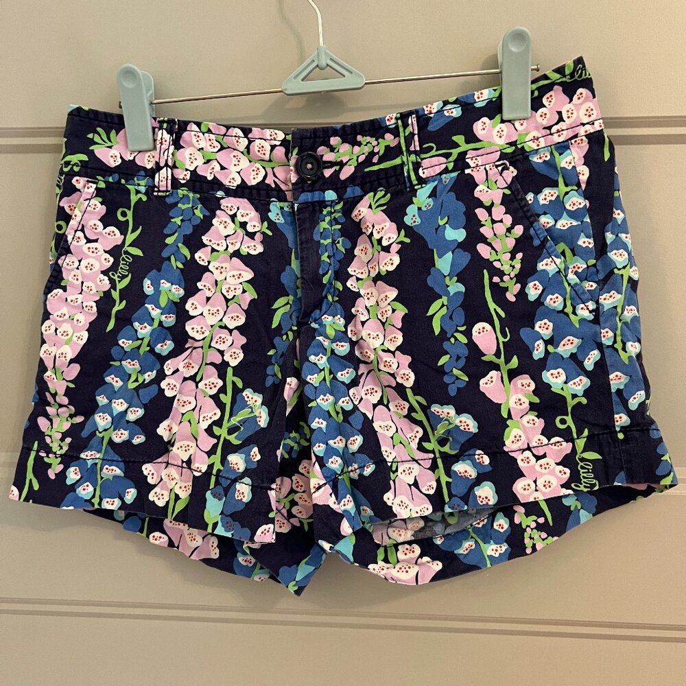 Lilly Pulitzer Size 2 Navy Foxglove shorts